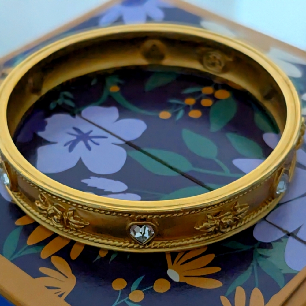 Avon Vintage Elizabeth Taylor "Love In Bloom" Bracelet